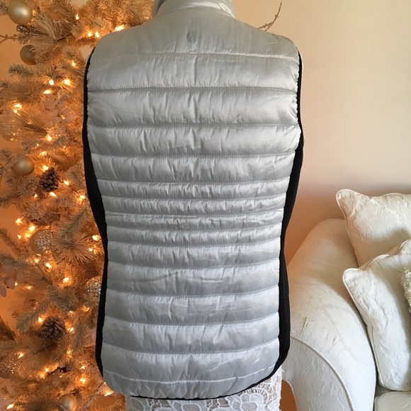 NWOT Xersion silver vest - Picture 5 of 8